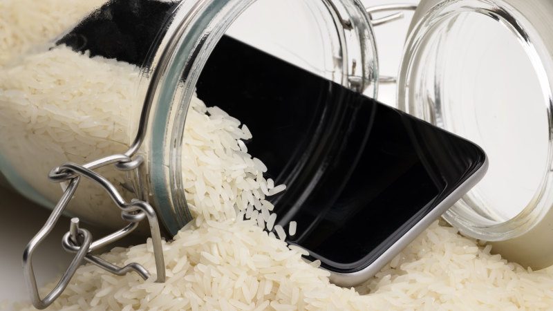 Apple says don’t put your wet iPhone in a bag of rice. Do this instead