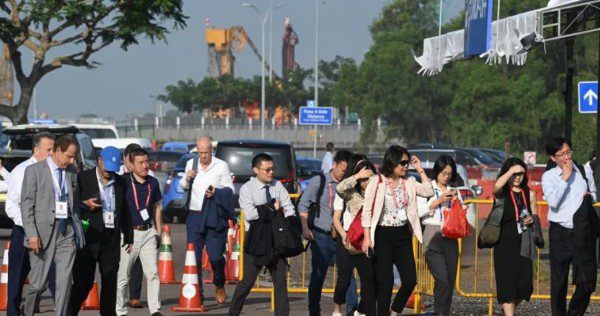 ‘Hungry, thirsty and exhausted’: Crawling traffic, long waits for rides frustrate Singapore Airshow visitors, Singapore