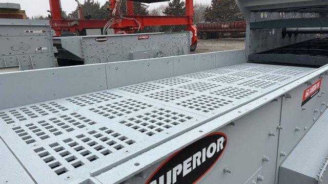 Superior Industries’ heavy-duty scalping screen for large feed sizes