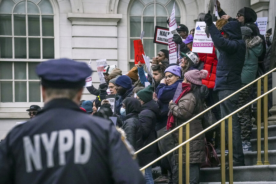 Council to NYPD: Officers must record race of people questioned