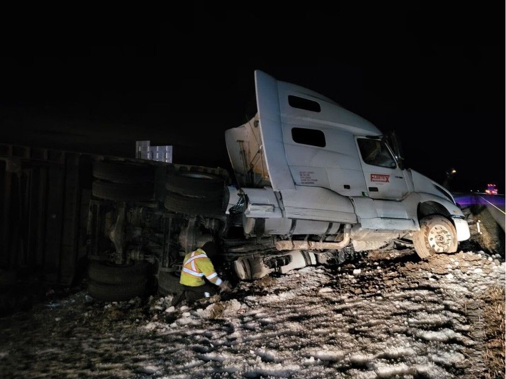 Tractor-trailer fishtails, leaves ‘a moss’ on Highway 401 Saturday