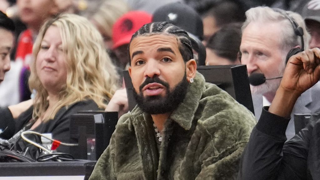 Drake Doubles Down On Grammys Disdain, Congratulates Hip-Hop Winners