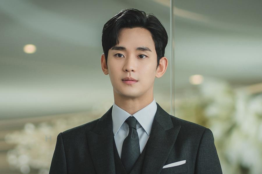 Kim Soo Hyun Transforms Into Kim Ji Won’s Impeccable Husband In “Queen Of Tears”