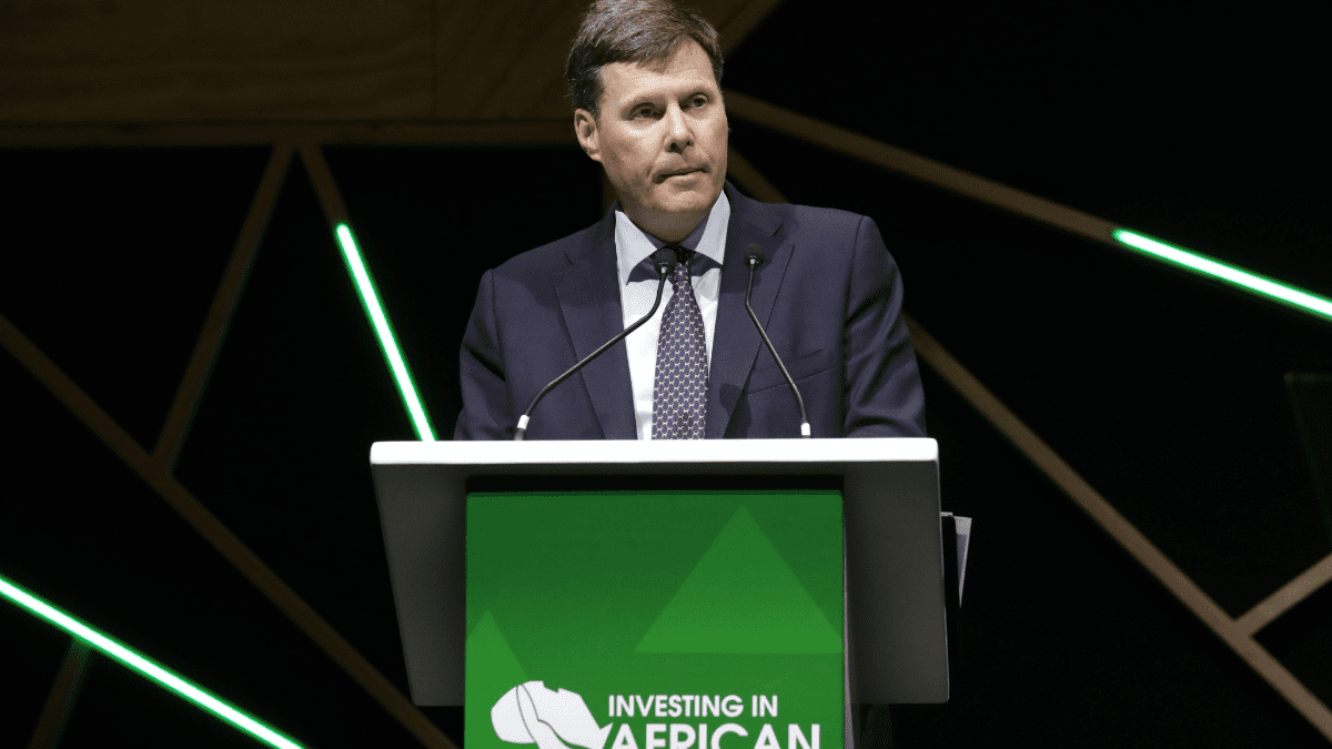 Anglo American CEO defends leadership amid commodity price slump and operational challenges