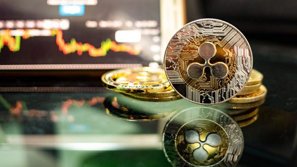 Significant investor shift towards NuggetRush may influence XRP and Render market stand