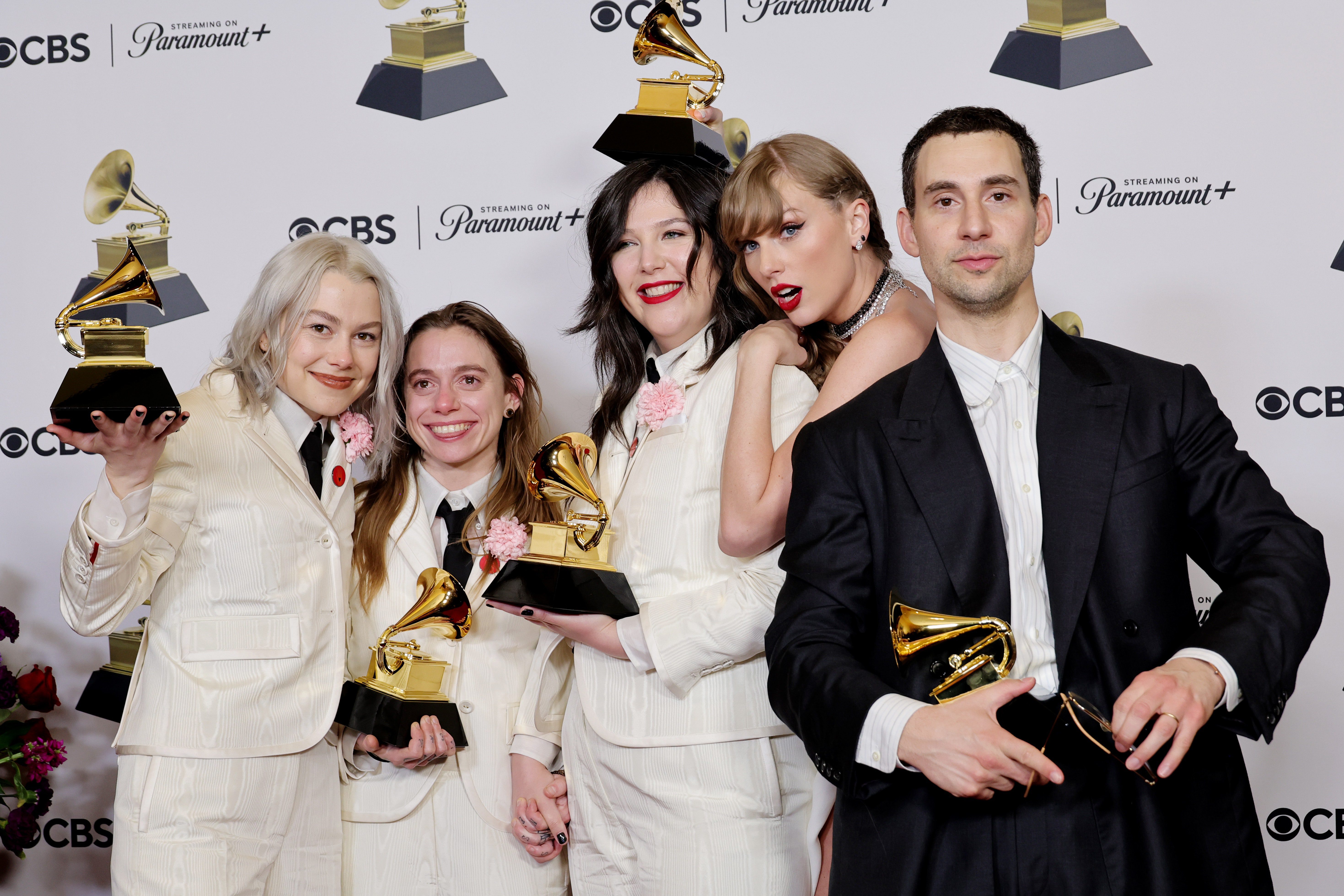 Why Did Taylor Swift Keep Trying to Put Her Grammy on People’s Heads?