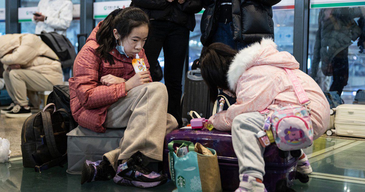 Snow and ice disrupt trips home for millions ahead of Chinese New Year