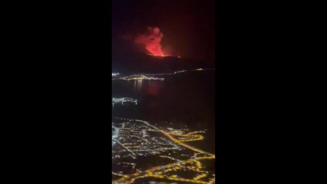 UK Official Captures View of Iceland Volcano From Plane