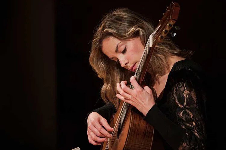 Review: ‘Live At Hampden Hall’ Reaffirms Ana Vidović’s Top-Tier Status