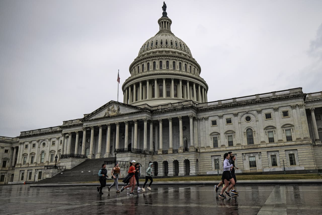 U.S. budget deficit narrowed to $22 billion in January