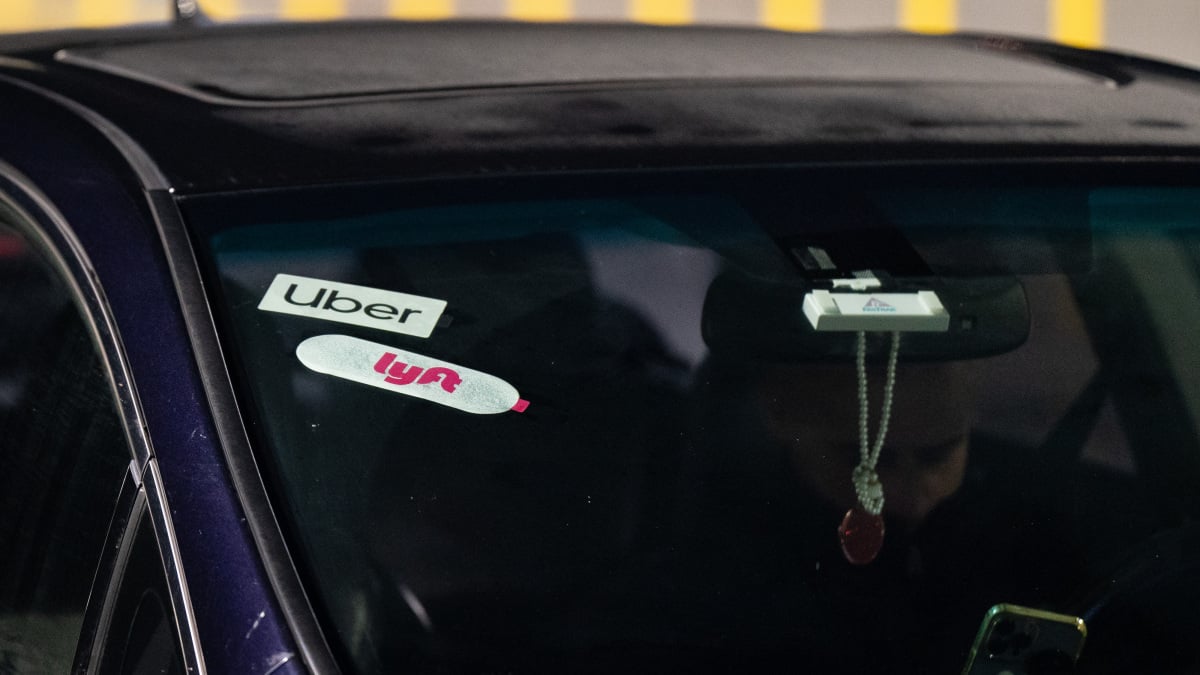 Why you shouldn’t order an Uber or Lyft this Valentine’s Day