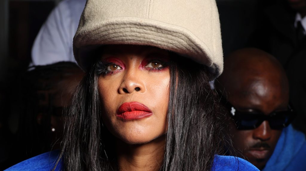 Erykah Badu Jokingly Says Real Men Watch Football, Tells “Soft Dudes” Who Disagree To “Unfollow”