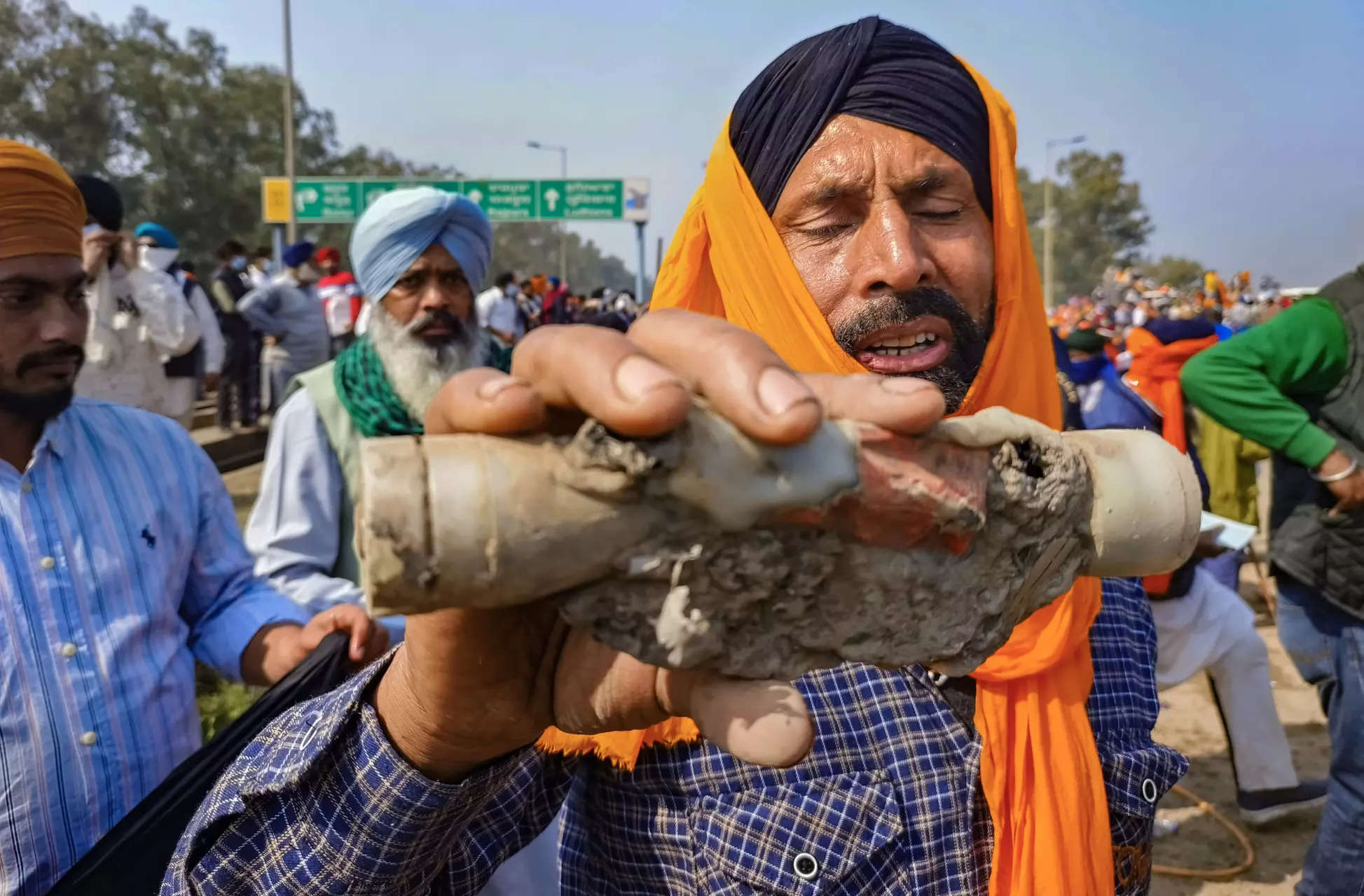 Farmers’ protest march: Delhi Police orders 30,000 tear gas shells