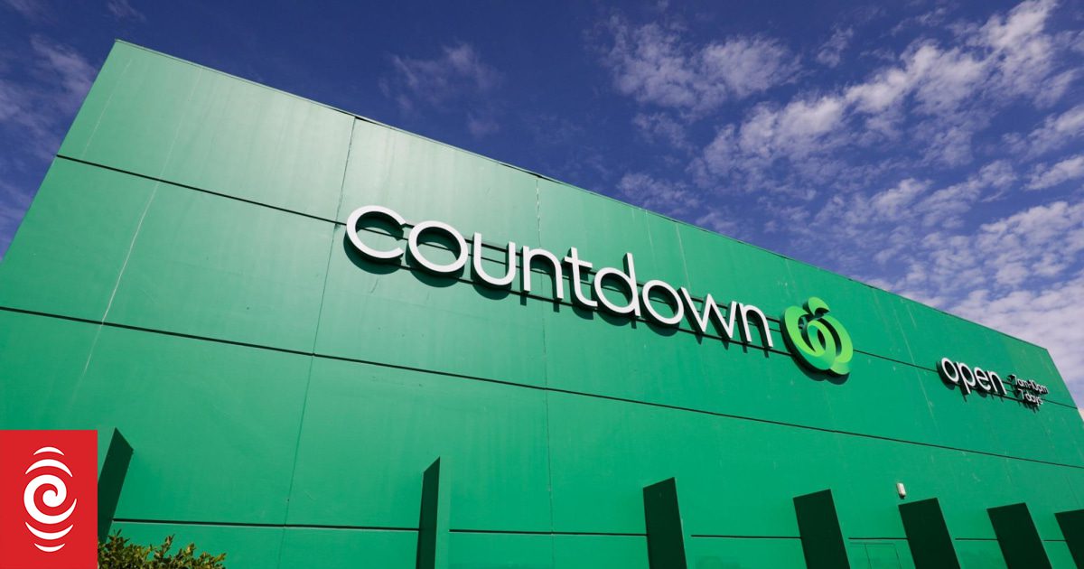 Woolworths NZ apologises for pests at its stores