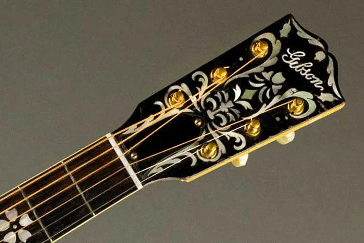 Great Acoustics: A Rare Gibson Bella Voce Guitar Banjo