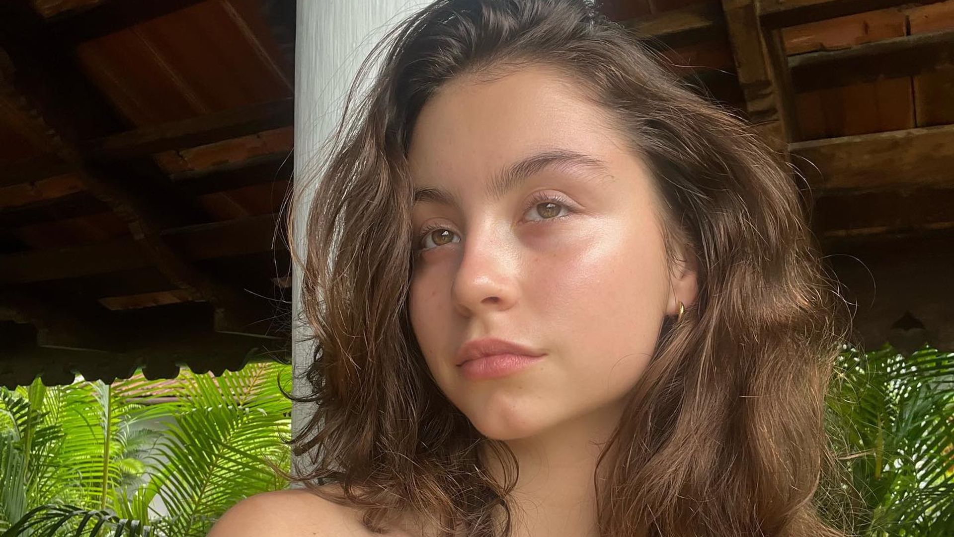 Michael Douglas’ daughter Carys wows on the beach in sun-soaked new photo