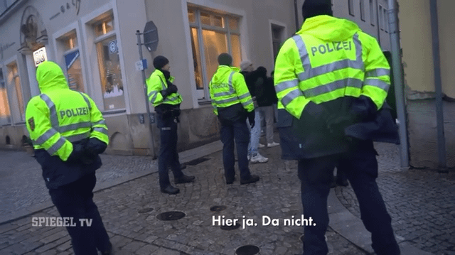 German police quick reaction to a dipshit doing the Hitler salute (SpiegelTV)