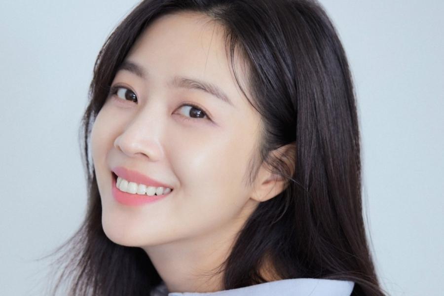 Jo Bo Ah Signs With New Agency