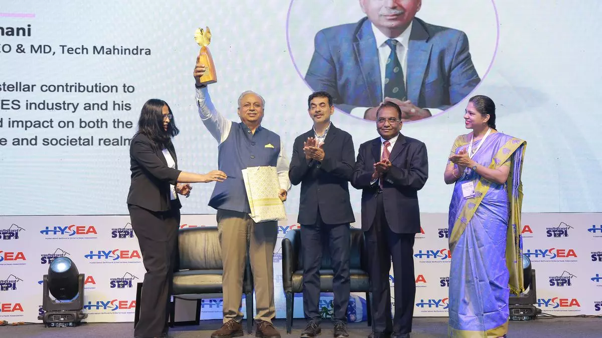 CP Gurnani gets Lifetime Achievement Award from HYSEA