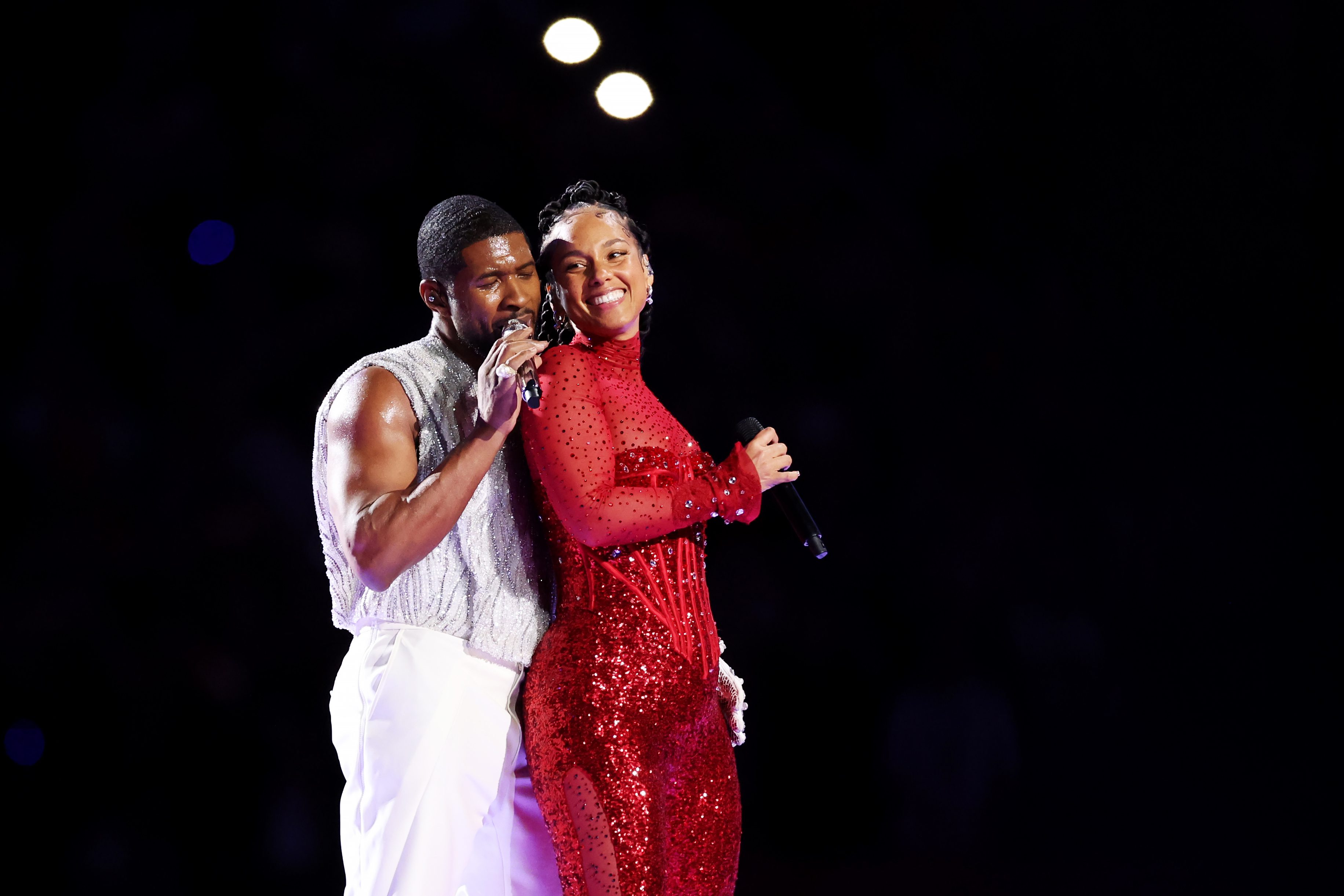 Usher defends intimate hug with Alicia Keys at Super Bowl: Swizz Beatz and I ‘laughed about it’