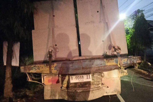 Dutch tourist killed in horrific crash with truck in Denpasar