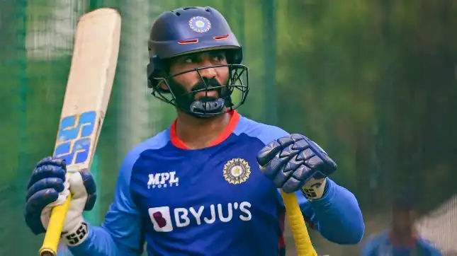 ‘THIS IS SOO WRONG. Coach has thrown his captain under the bus’: Karthik lashes out at TN coach