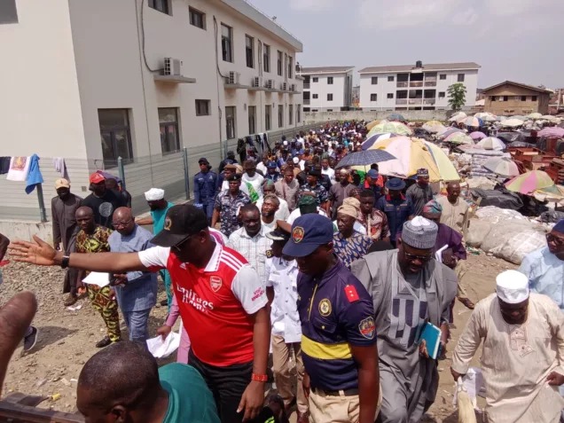 BREAKING: Enough is enough; Lagos orders traders, beggars to leave rail tracks