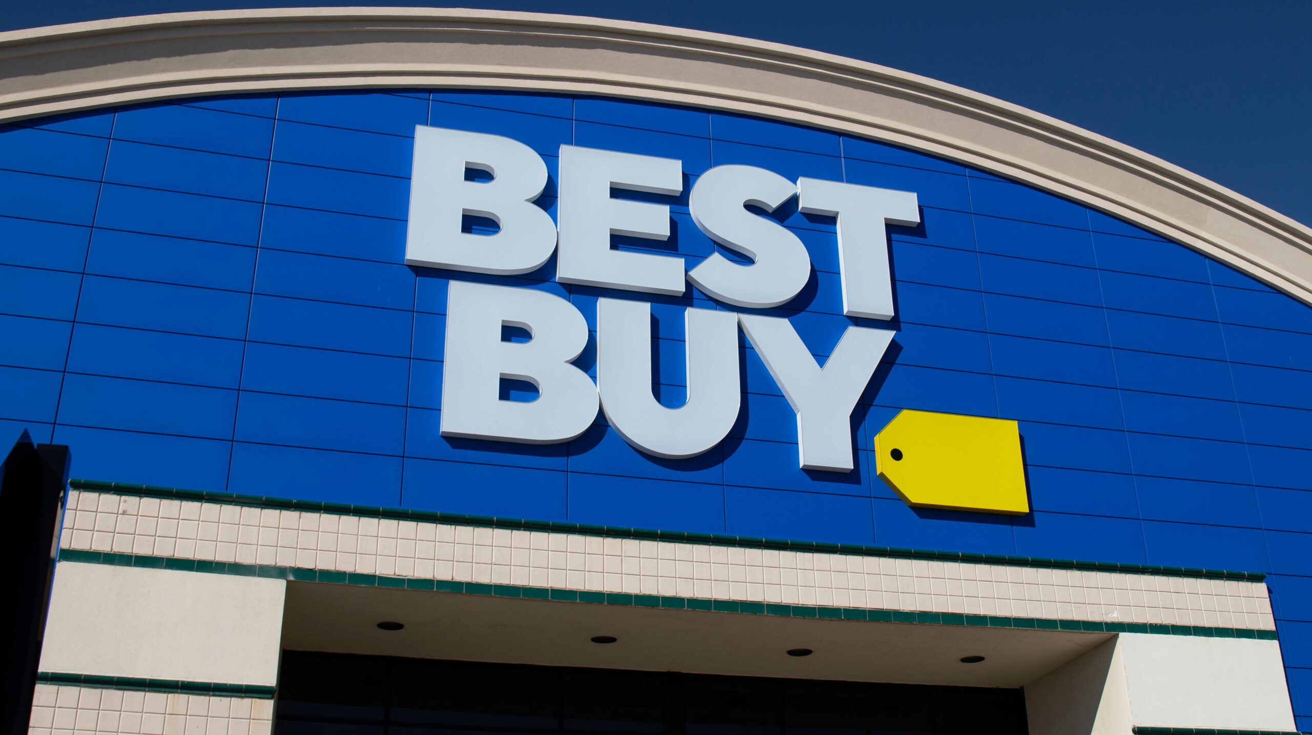 Best Buy’s Top Deals offer Apple and Samsung tech on discount