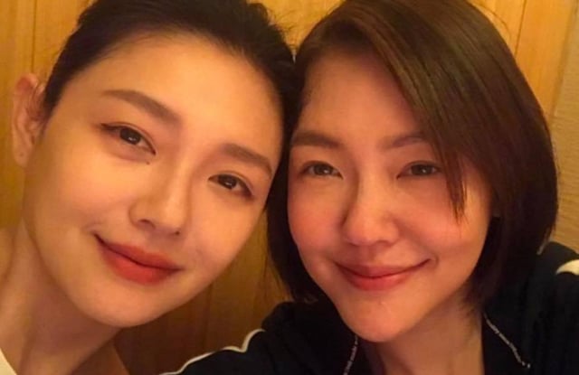 Agitated Wang Xiaofei Turns Up at Barbie Hsu’s Taiwan Apartment