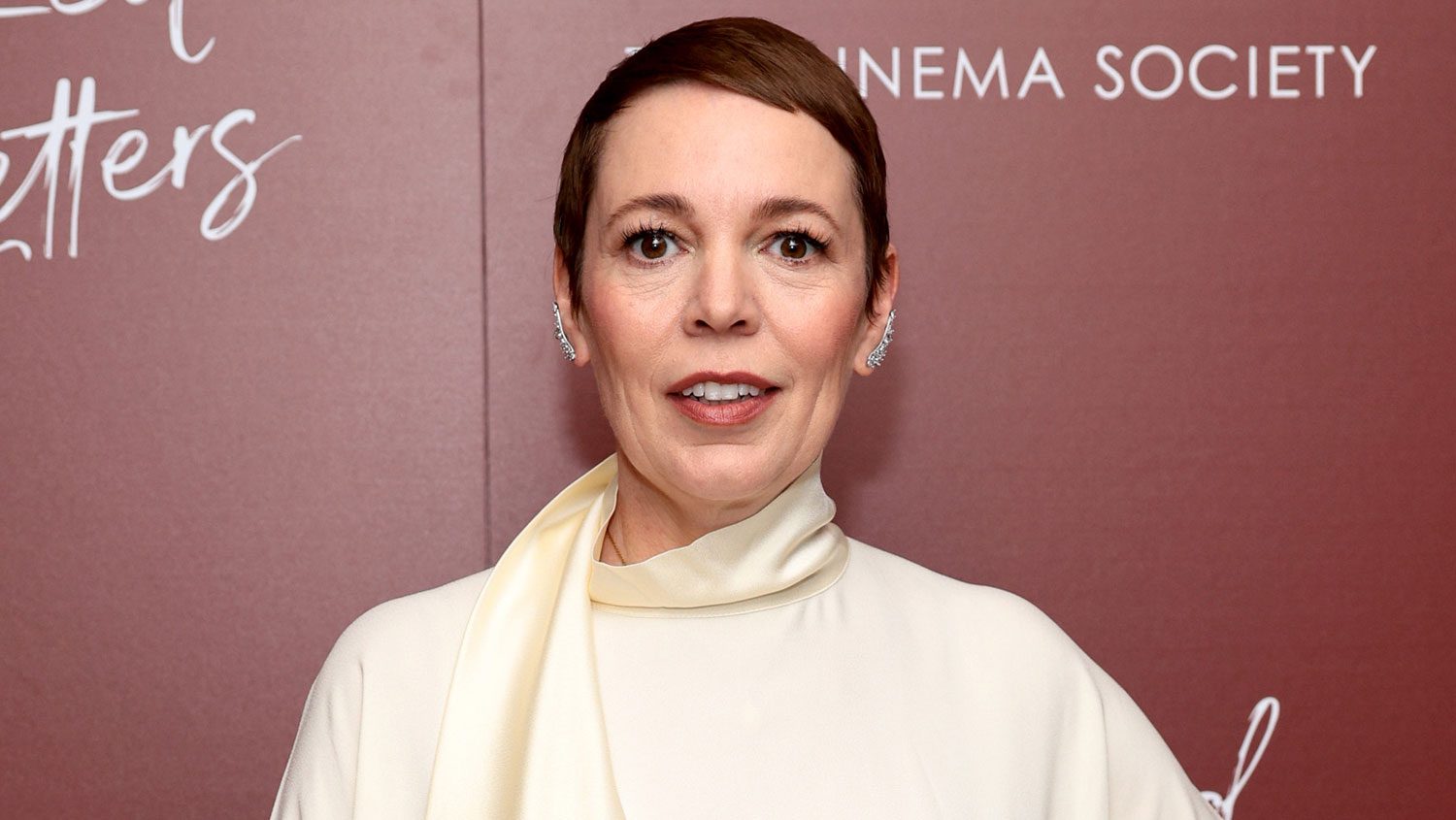 Olivia Colman On Pay Disparity In Hollywood: “If I Was Oliver Colman, I’d Be Earning A F*** Of A Lot More Than I Am”