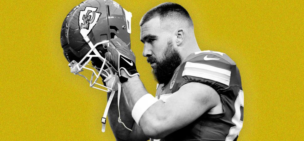 With 3 Heartfelt Words, Kansas City Chiefs Tight End–and Taylor Swift Boyfriend–Travis Kelce Taught a Huge Lesson in Leadership