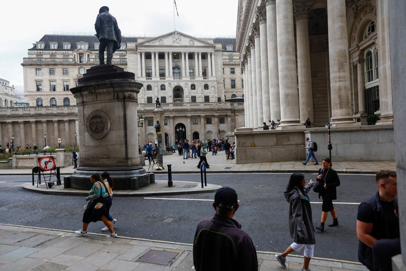 BoE’s Mann says markets are pricing in too many rate cuts