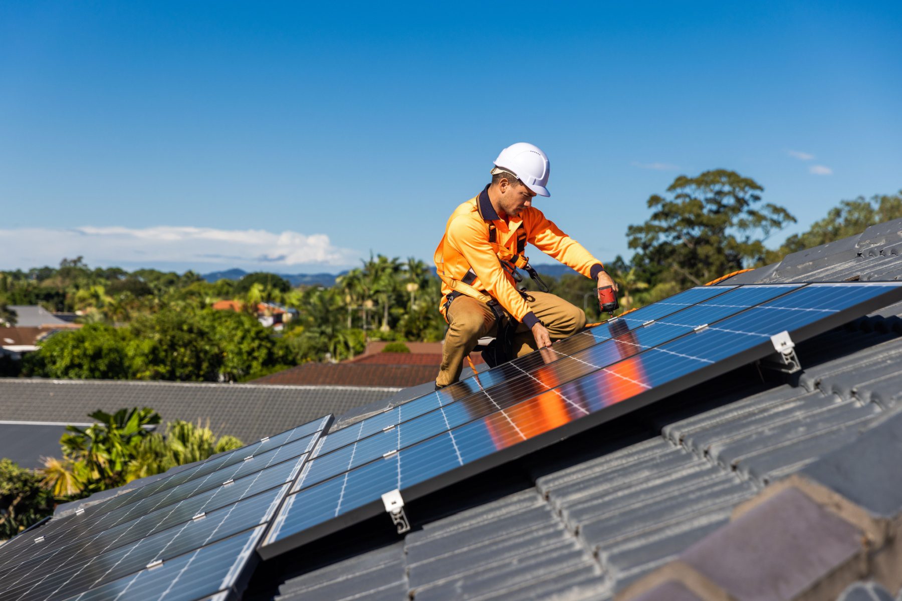 How 5 Solar Giants Compare Based on 5 Deciding Factors