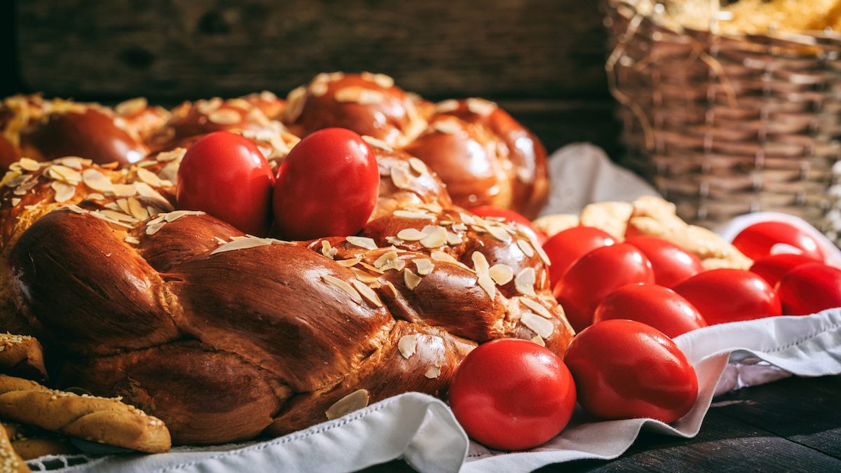 From Flaounes to Magiritsa: Must-Try Greek Easter dishes