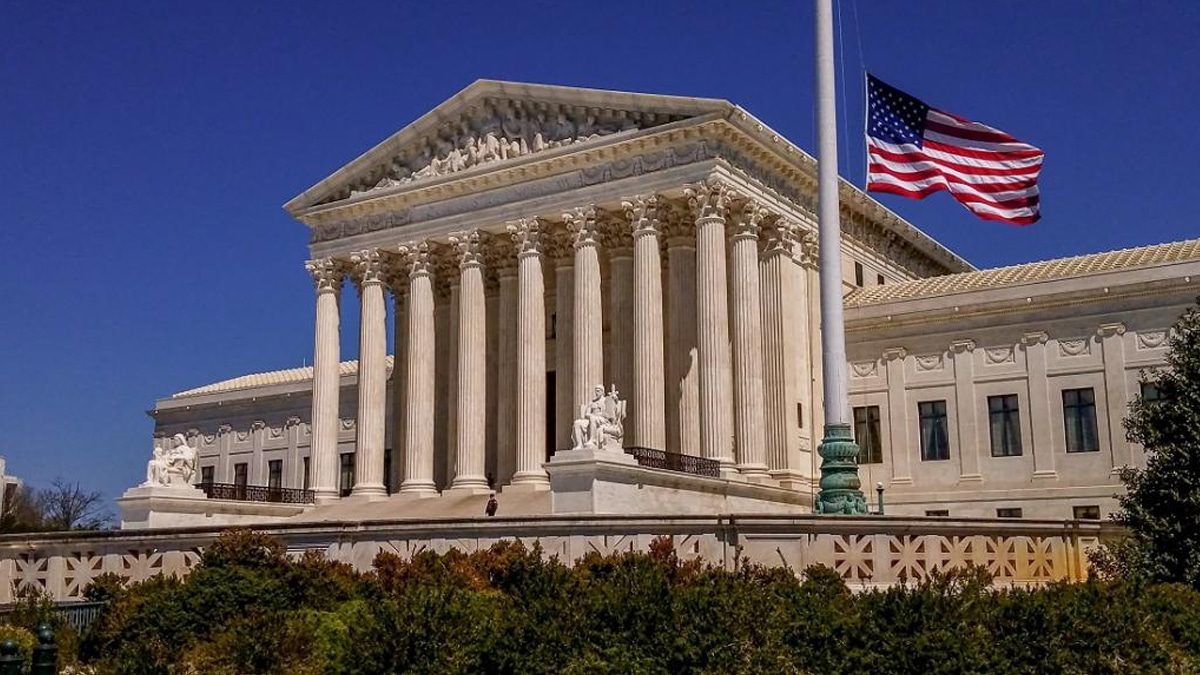 US Supreme Court Reviews Government Meddling In Content Moderation on Social Media