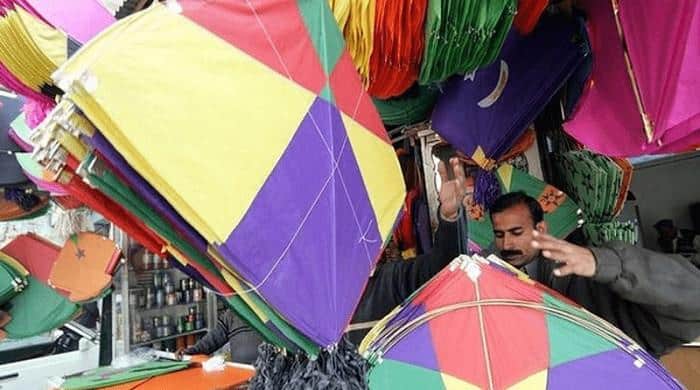 Kites, String Banned in Karachi for Two Months