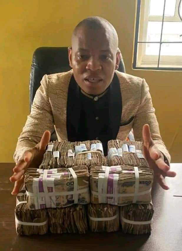 GOOD NEWS: Aba Based Pastor Sells His Car, Shares ₦2.5m To Empower Members Of Church At Easter