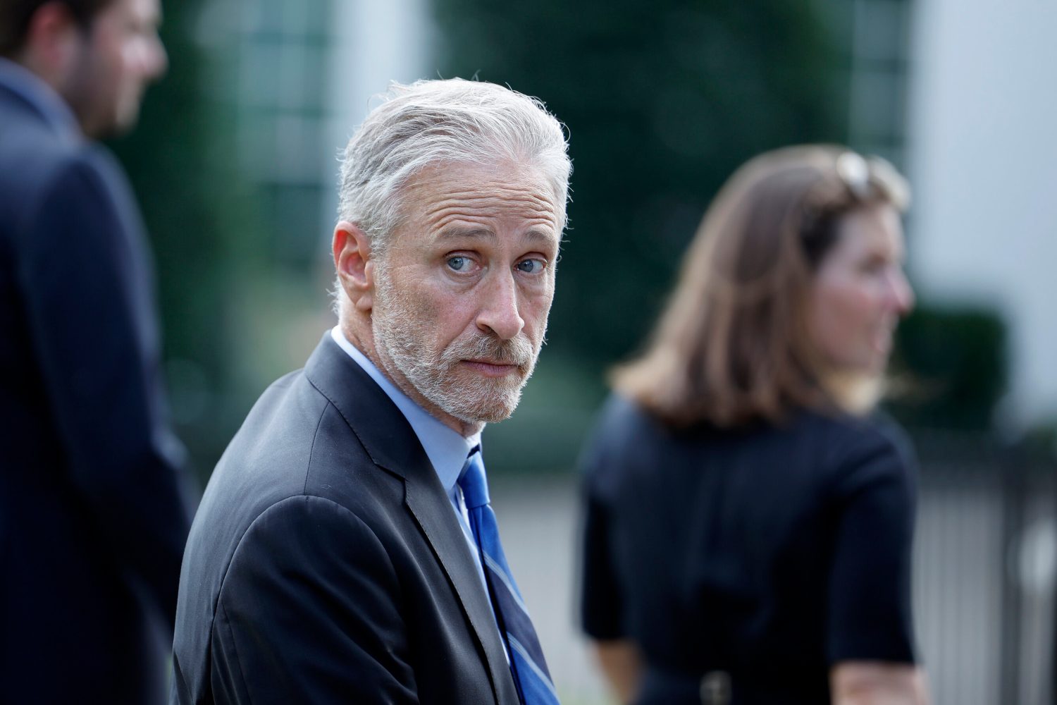 Jon Stewart: Apple didn’t want me to say bad things about AI, or interview the FTC’s Lina Khan