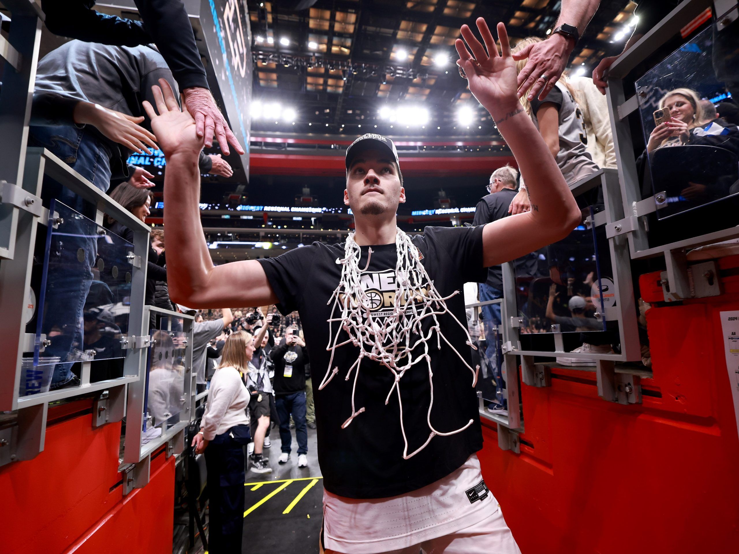 What’s left of Raptors drop 15th straight game, by franchise record 48 points against Minnesota