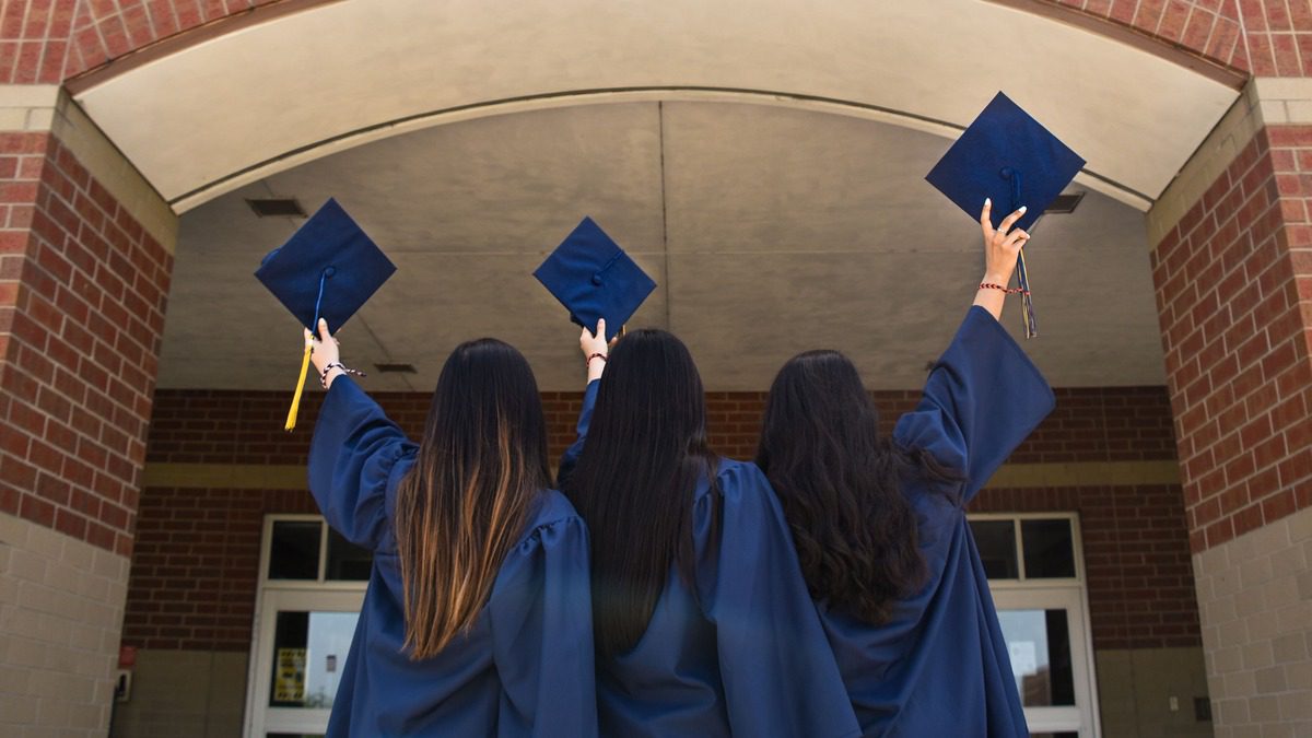 Chemistry Australia tackles gender gap with scholarship for women leaders