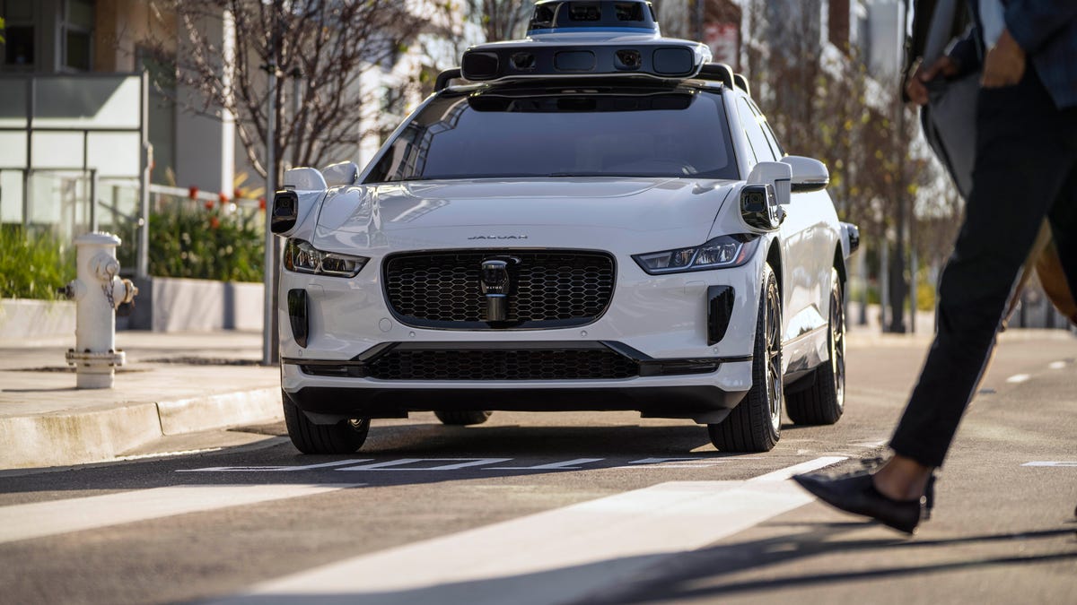 Self-driving cars and AI voice and image generation lead ZDNET’s Innovation Index