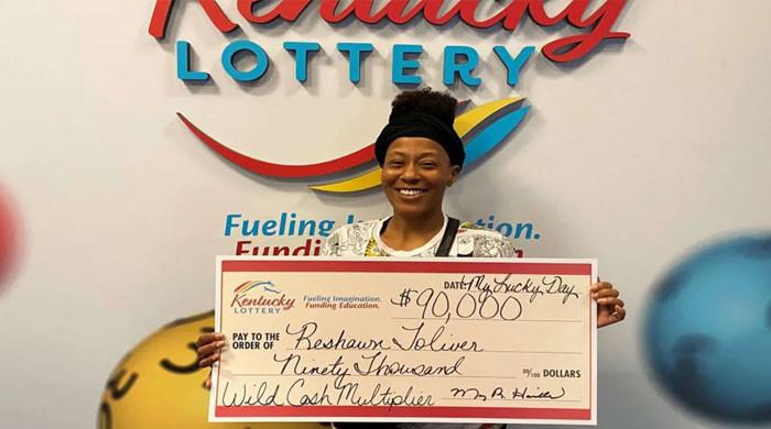 Woman quits job after hitting huge $90K jackpot