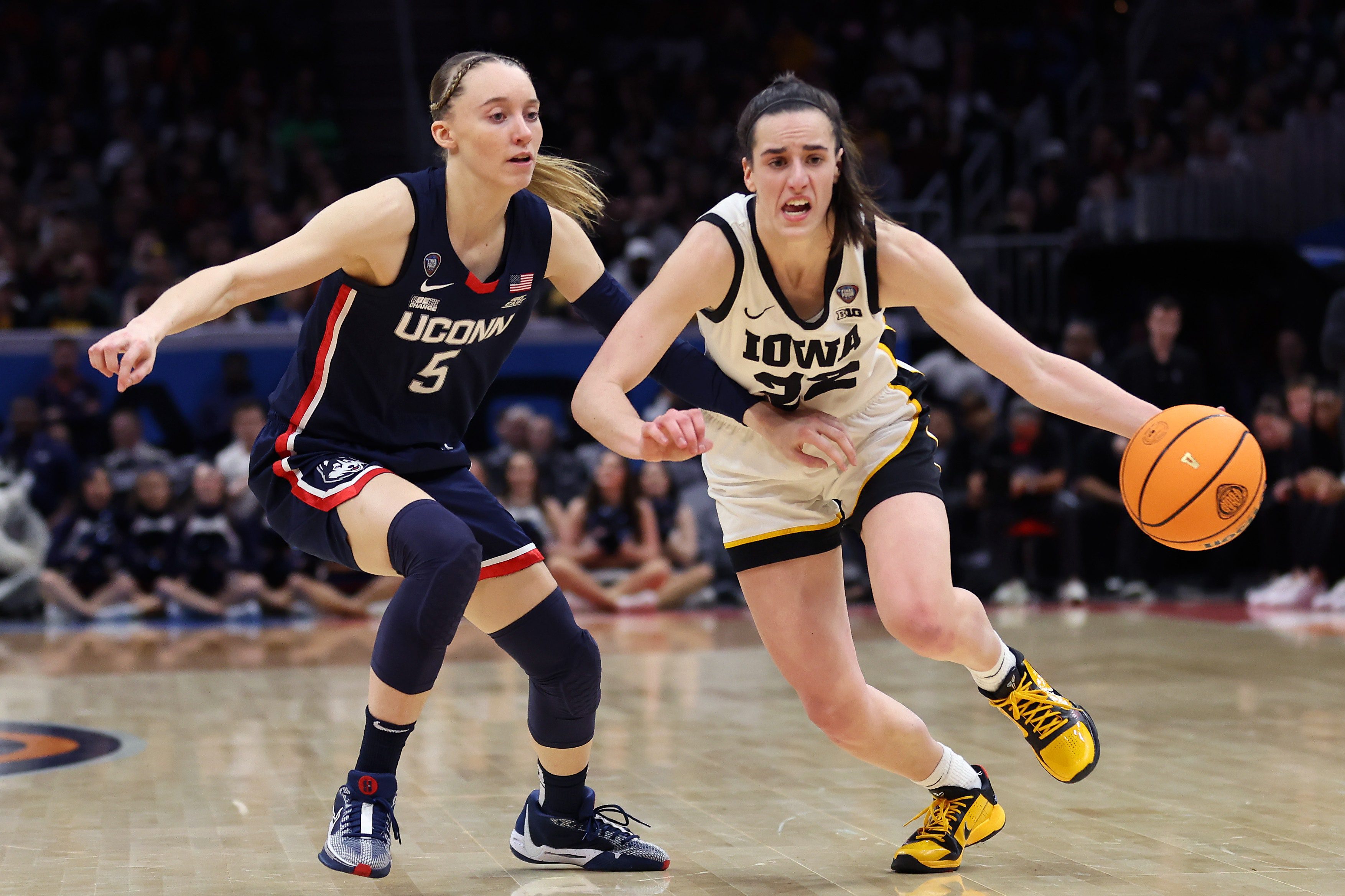 Caitlin Clark and the Iowa Hawkeyes’ Defeat Against UConn Sparks Outrage and Celebration Online