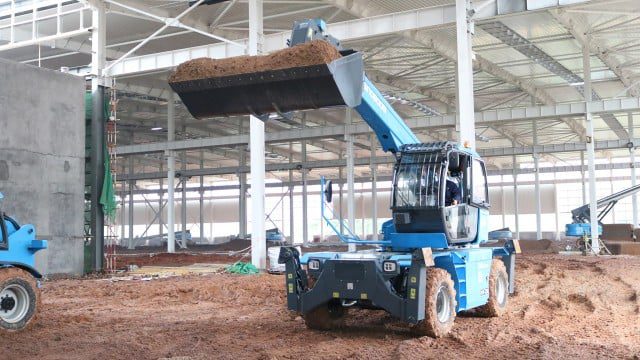 Sinoboom debuts telehandler range with stationary and rotating models