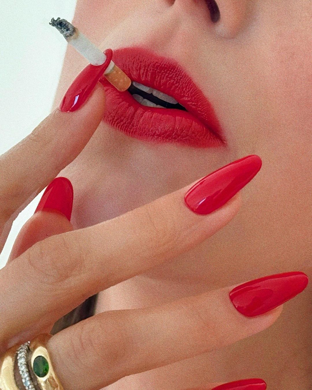 10 Summer Nail Colors That Are Smoking Hot