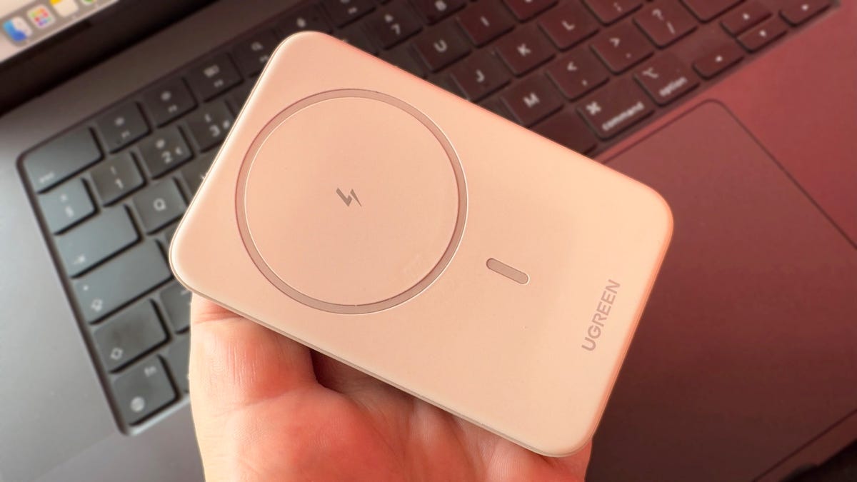 This magnetic powerbank is so light you’ll forget it’s there