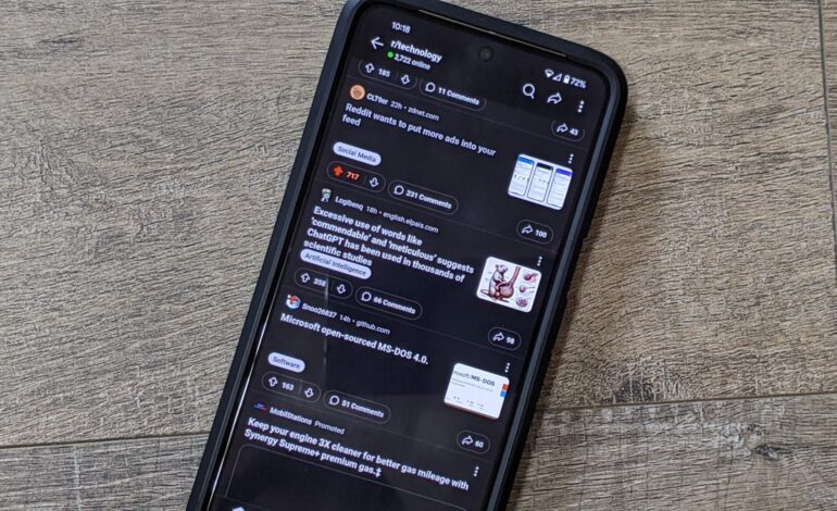 A hidden Android 15 feature could let you force any app into dark mode