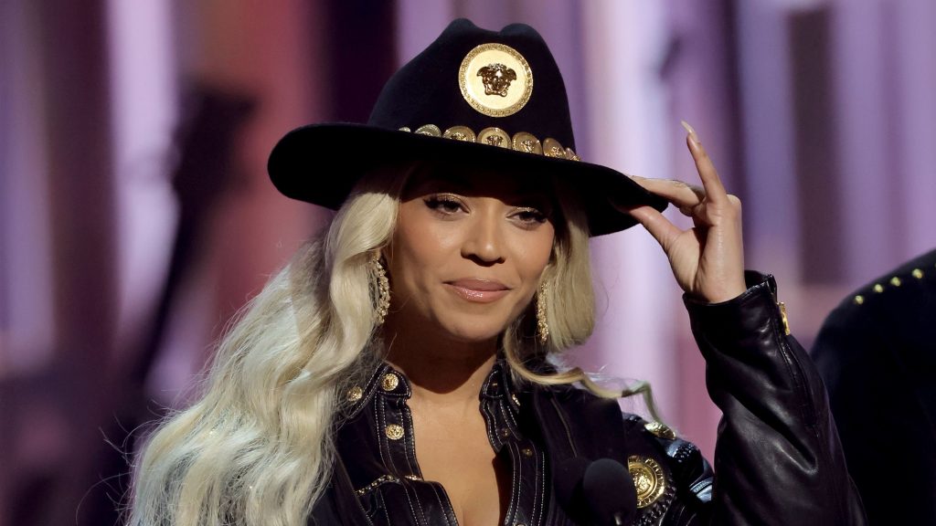 Beyoncé’s Country Doc Reveals Racial Slurs Were Overheard During Her 2016 CMAs Performance