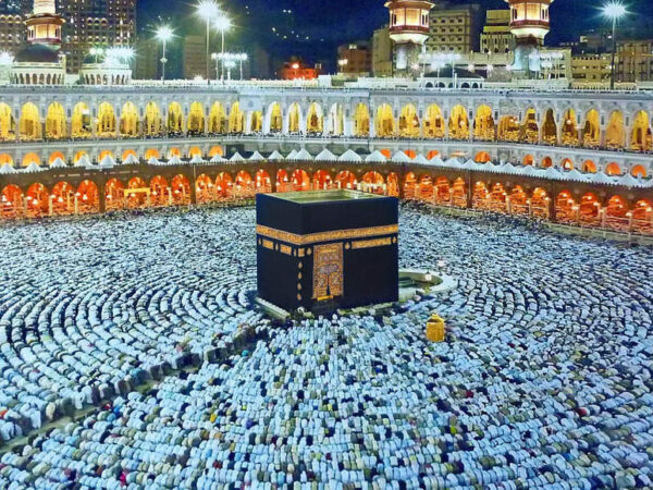 Saudi Arabia grants Umrah pilgrimage access to all visa holders