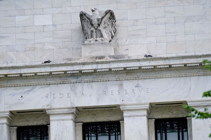 Inflation-wary US rate options market cautiously prices for 2024 Fed hike